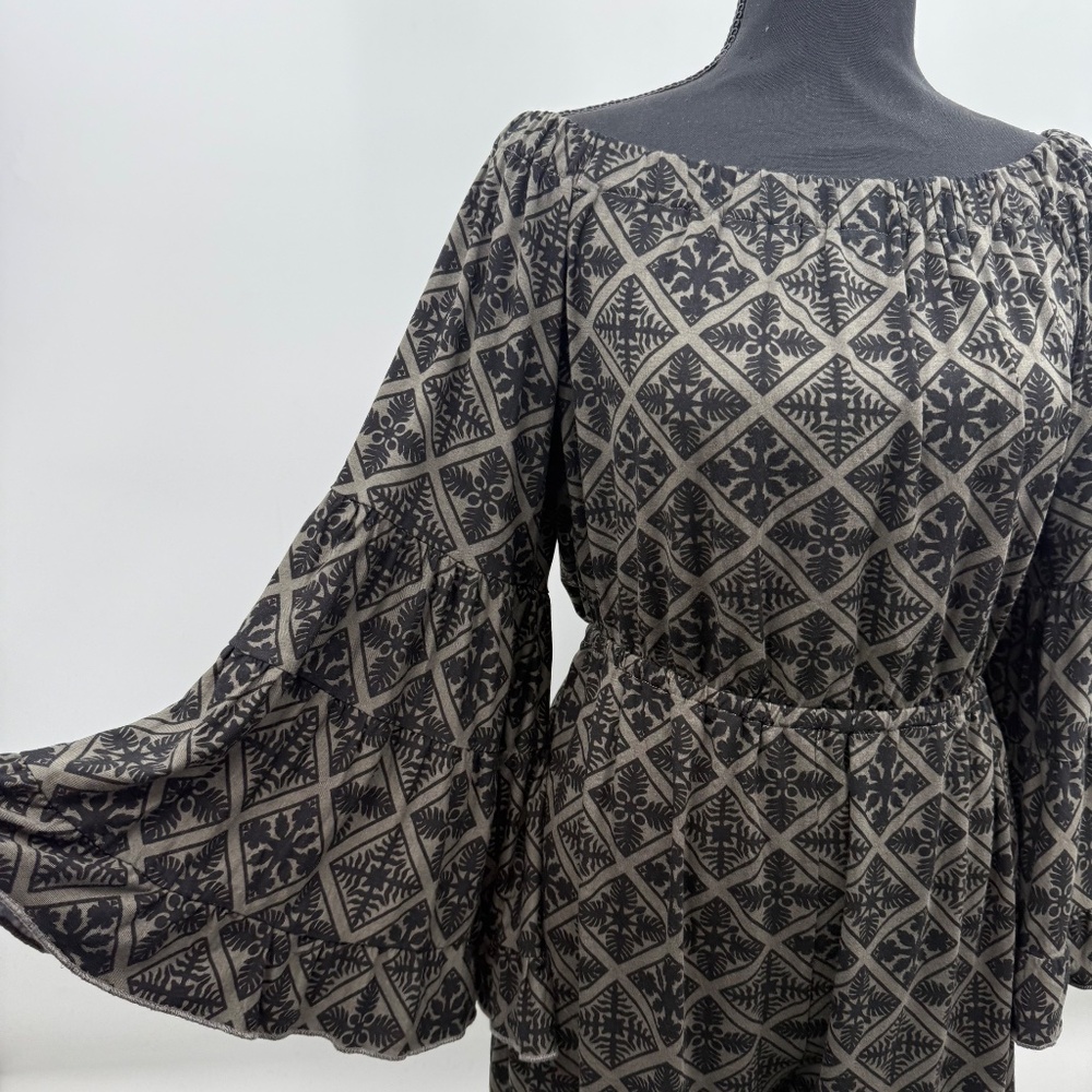Hawaiis Finest Romper Women Medium NEW Black Gray Quilt Hawaiian Stretch - Picture 3 of 15